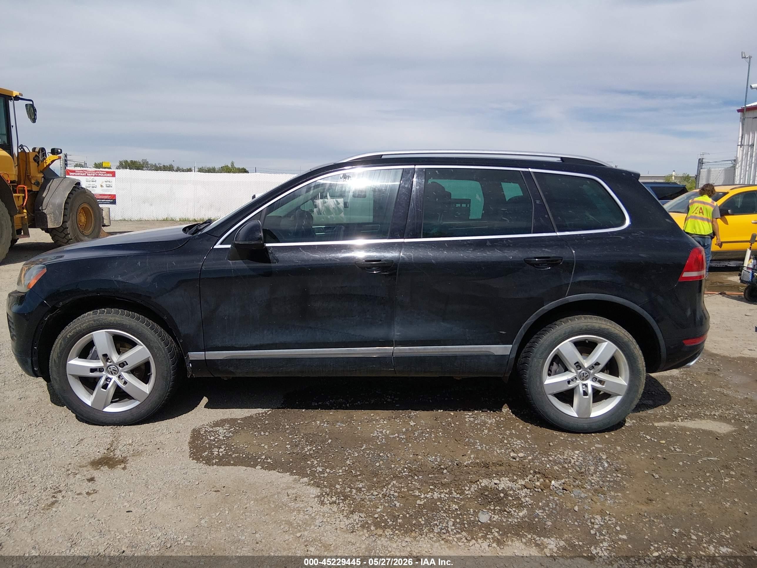 2012 Volkswagen Touareg Vr6 Lux Black vin: WVGFF9BP0CD001133