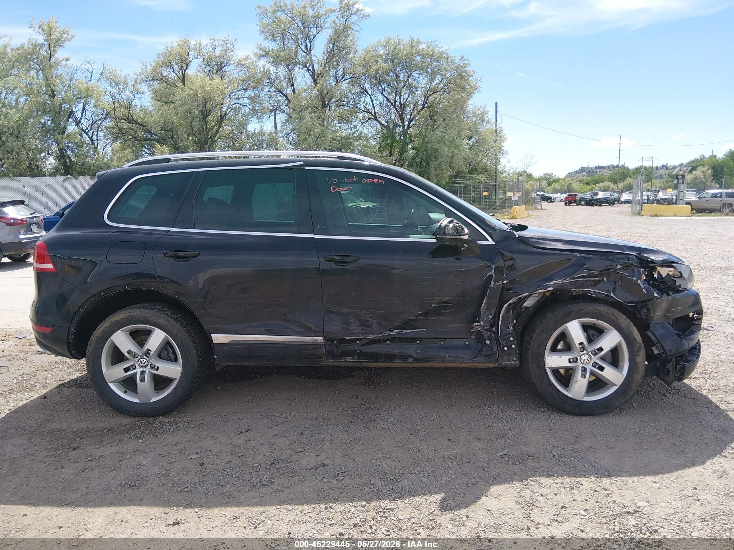 2012 Volkswagen Touareg Vr6 Lux Black vin: WVGFF9BP0CD001133