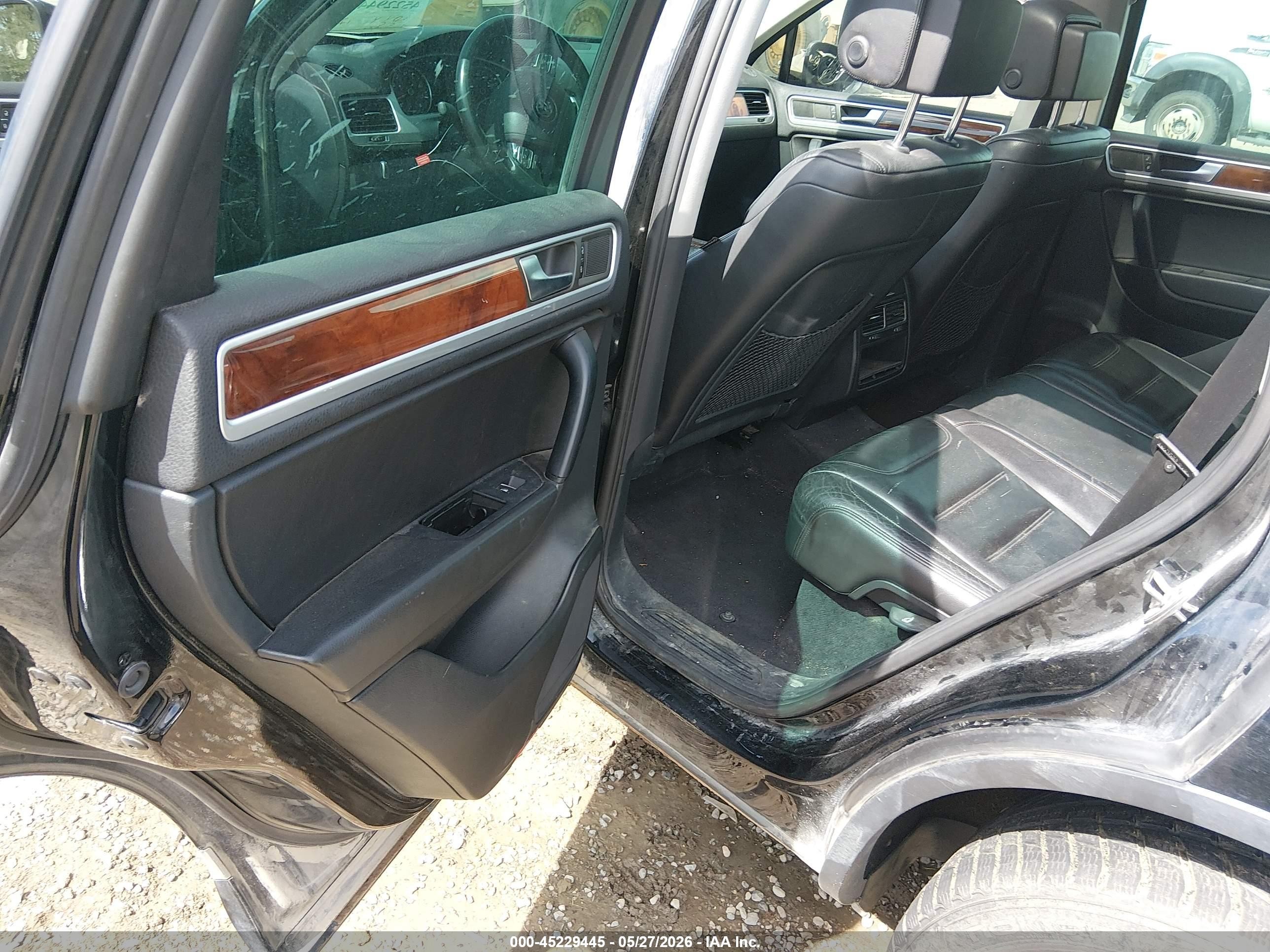 2012 Volkswagen Touareg Vr6 Lux Black vin: WVGFF9BP0CD001133