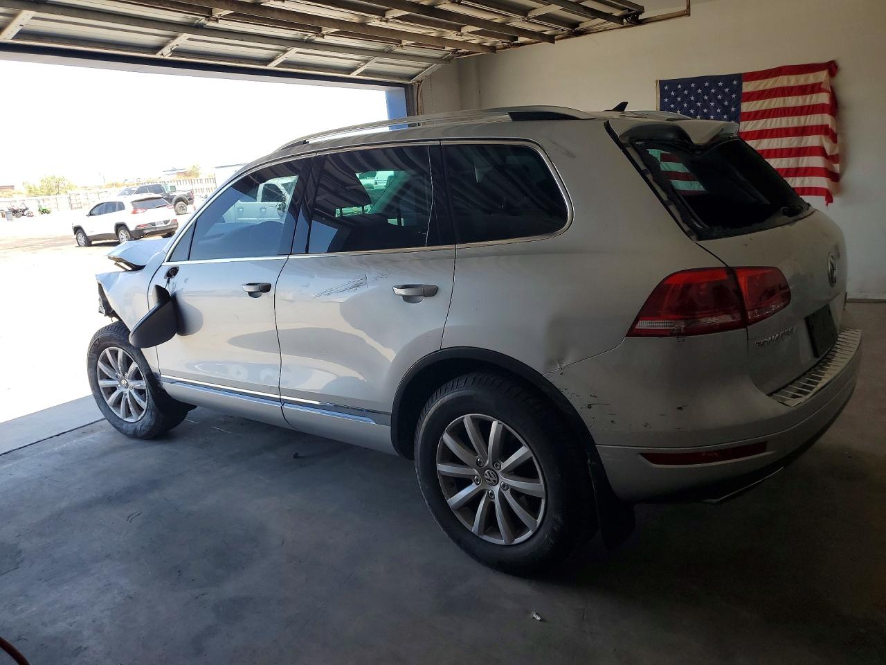 2012 Volkswagen Touareg V6 Silver vin: WVGFF9BP0CD005246