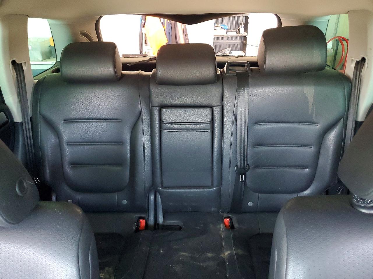 2012 Volkswagen Touareg V6 Silver vin: WVGFF9BP0CD005246