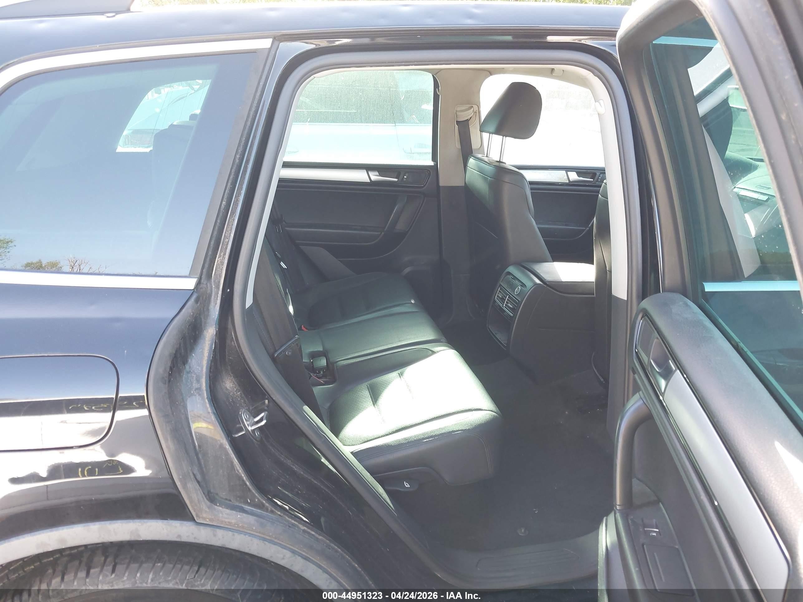 2011 Volkswagen Touareg Vr6 Sport Черный vin: WVGFF9BP1BD003598