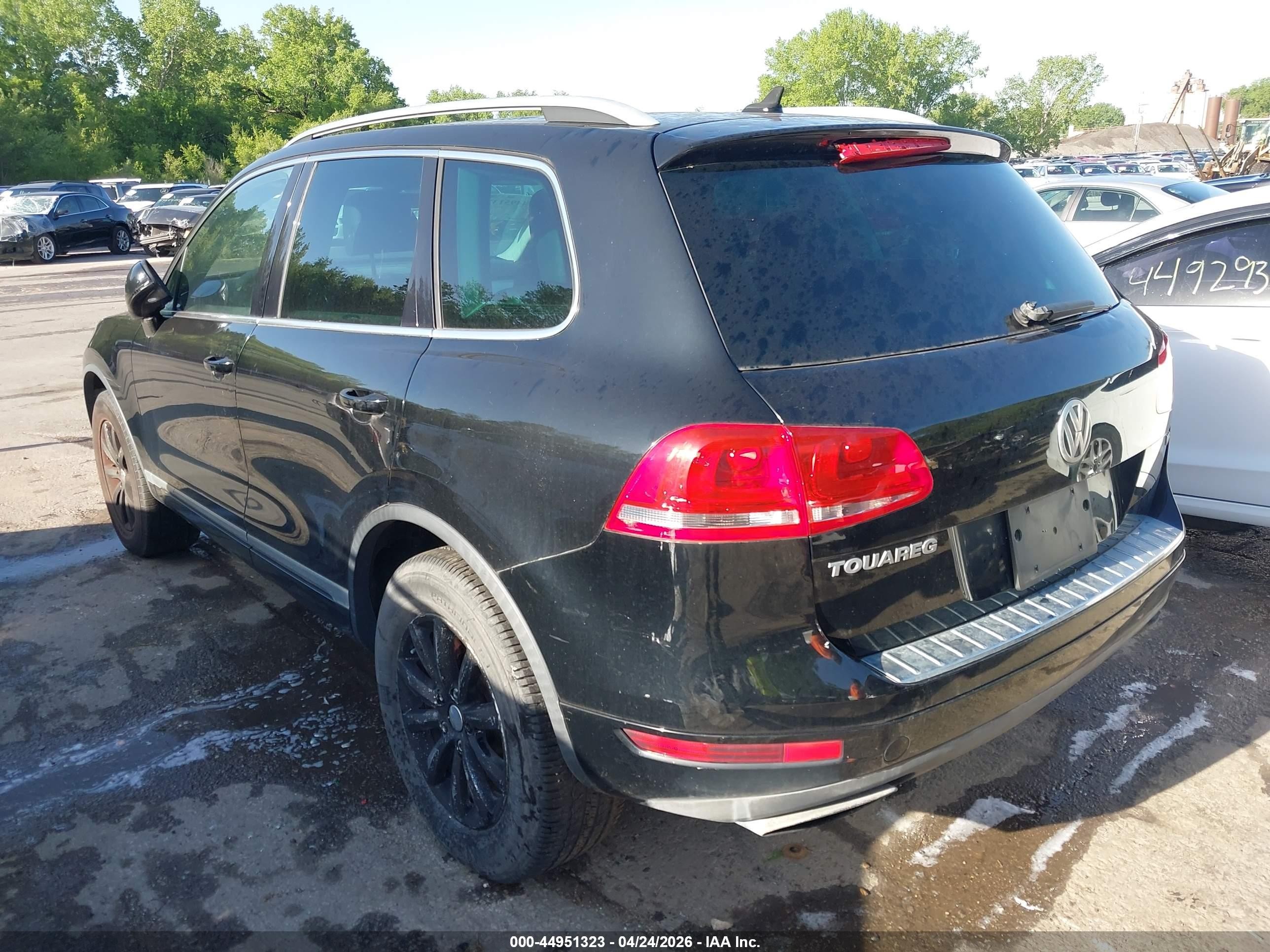 2011 Volkswagen Touareg Vr6 Sport Черный vin: WVGFF9BP1BD003598