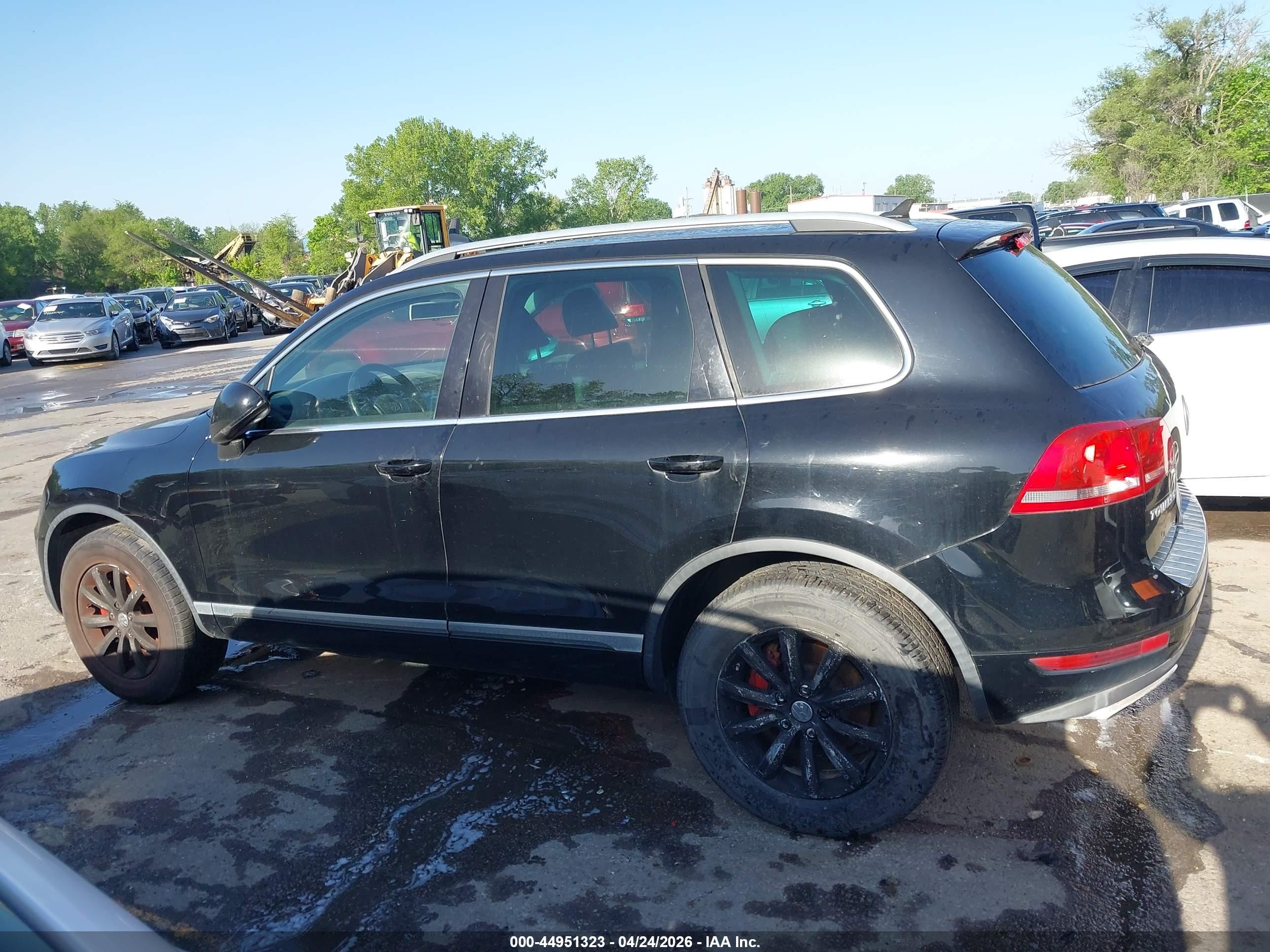 2011 Volkswagen Touareg Vr6 Sport Черный vin: WVGFF9BP1BD003598