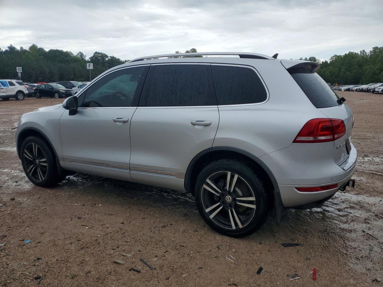 2012 Volkswagen Touareg V6 Серебряный vin: WVGFF9BP2CD002994