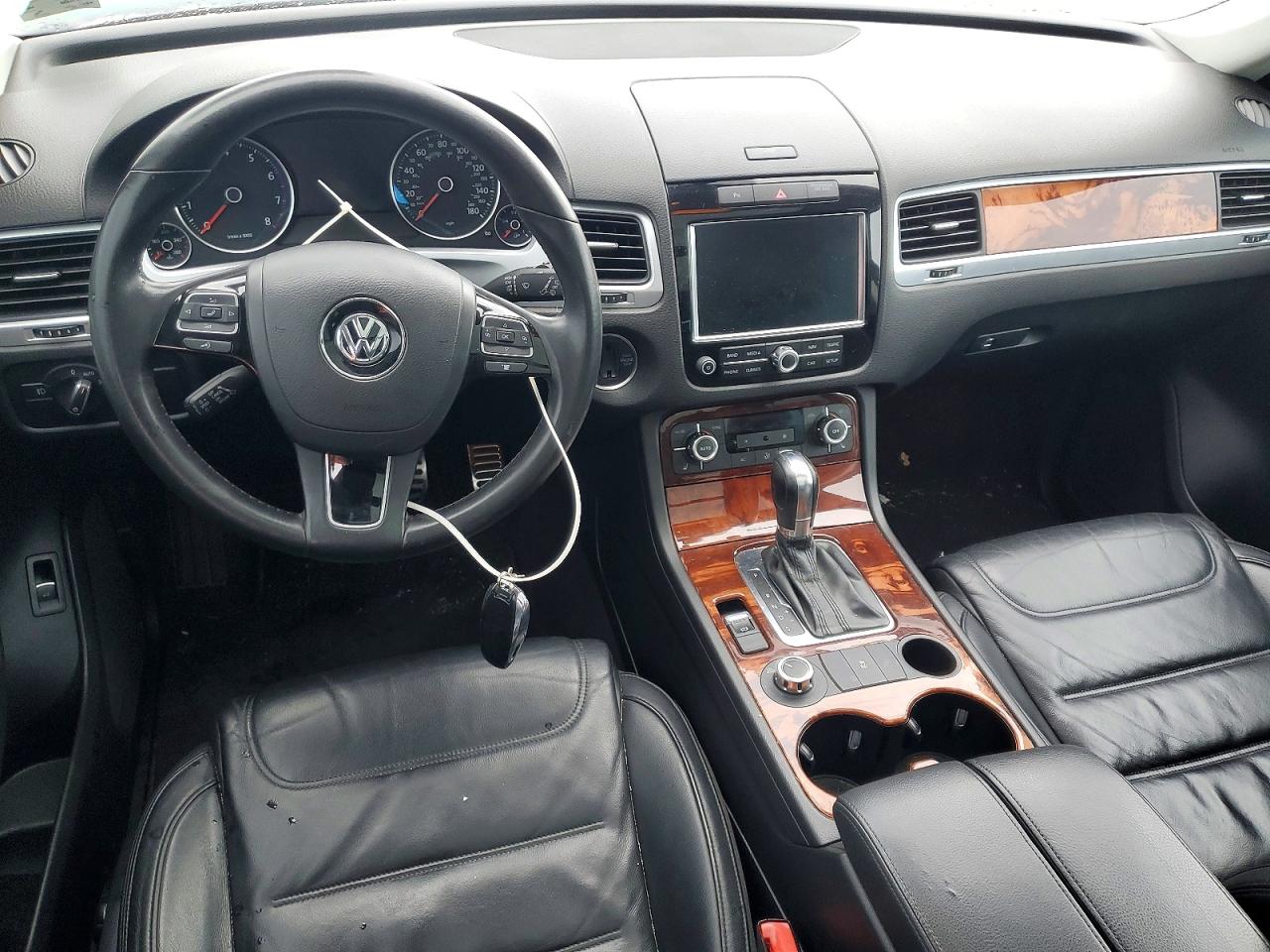 2012 Volkswagen Touareg V6 Серебряный vin: WVGFF9BP2CD002994