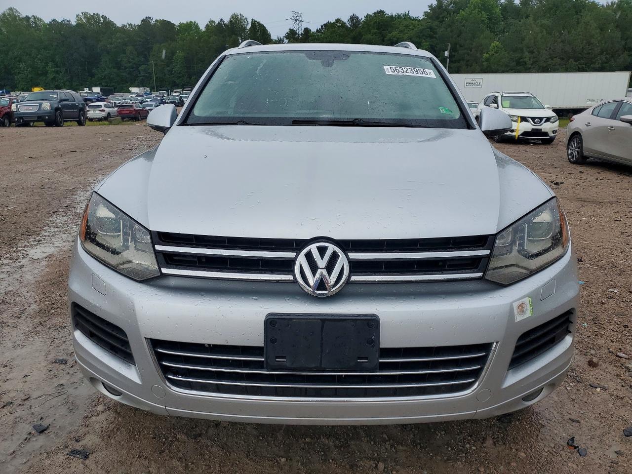 2012 Volkswagen Touareg V6 Серебряный vin: WVGFF9BP2CD002994