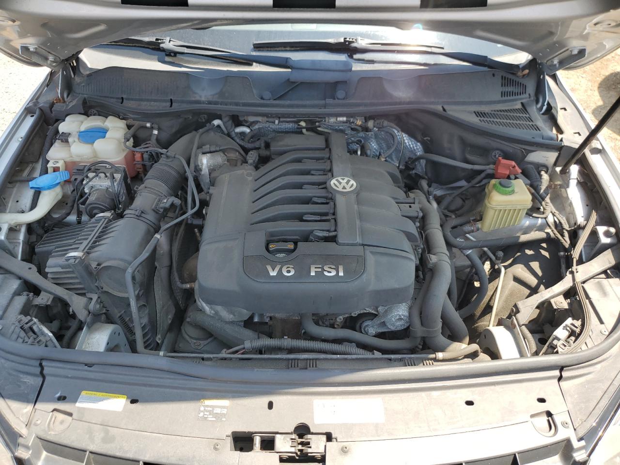 2012 Volkswagen Touareg V6 Silver vin: WVGFF9BP3CD003975