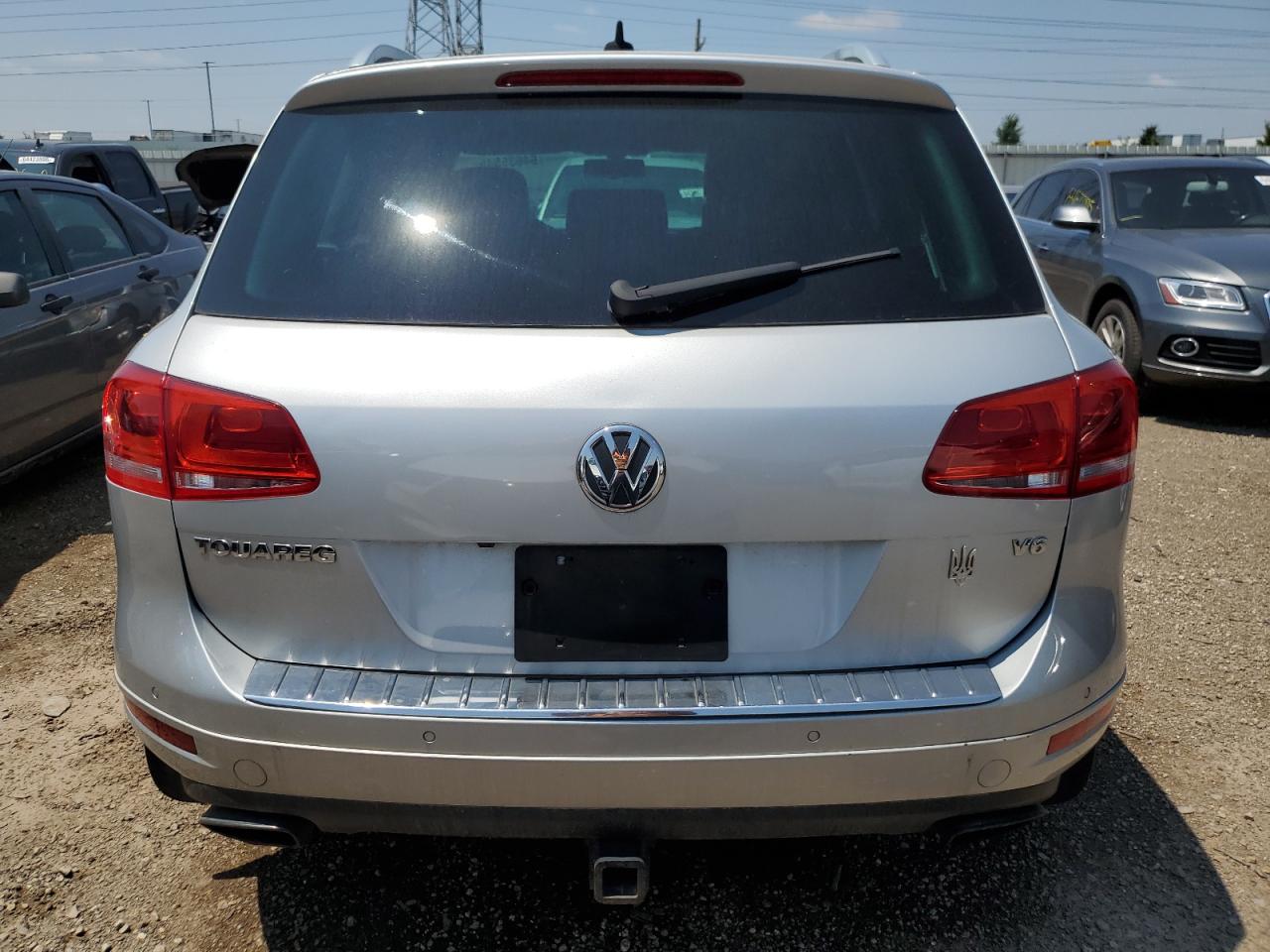 2012 Volkswagen Touareg V6 Silver vin: WVGFF9BP3CD003975