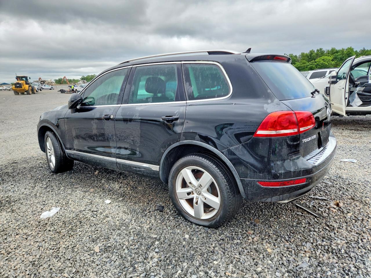 2011 Volkswagen Touareg V6 Black vin: WVGFF9BP4BD005930