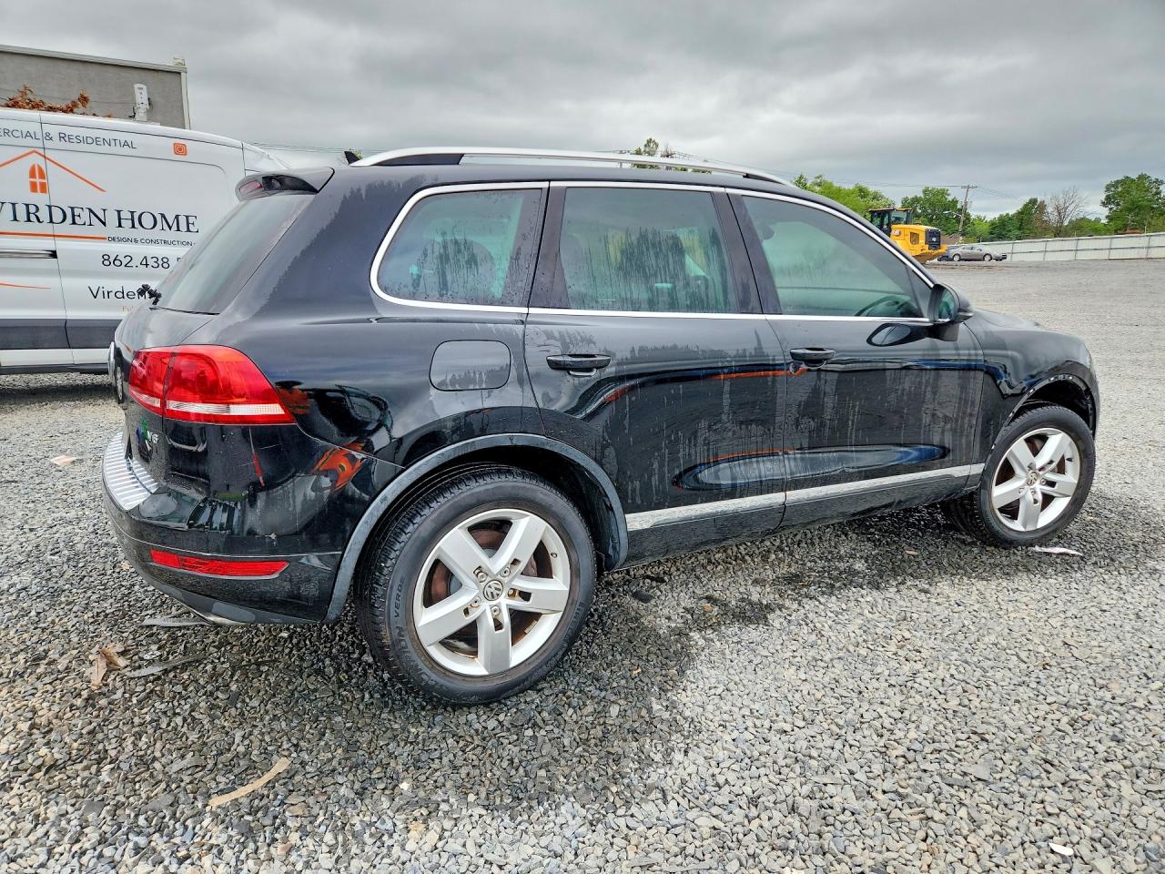 2011 Volkswagen Touareg V6 Black vin: WVGFF9BP4BD005930
