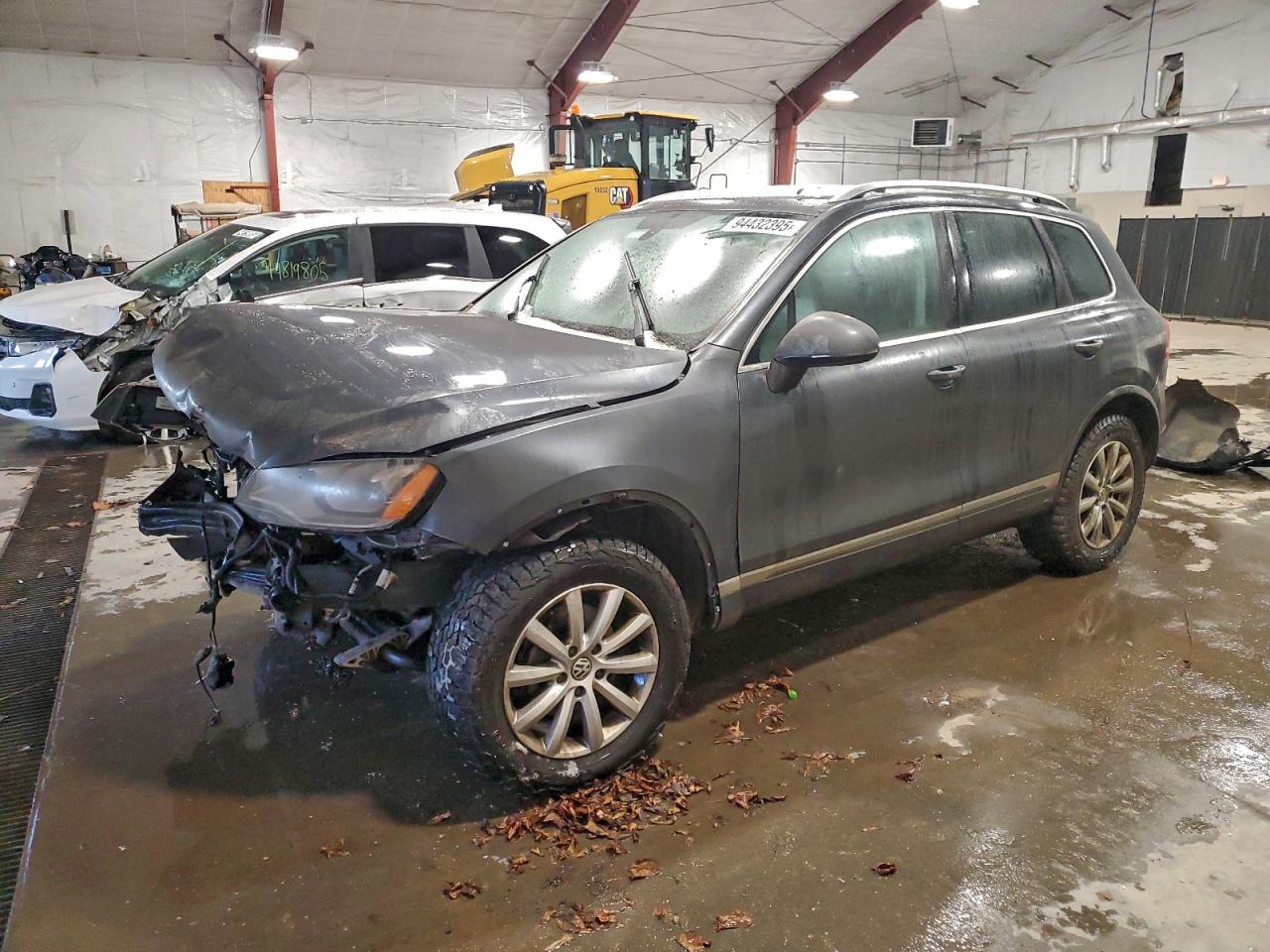 2011 Volkswagen Touareg V6 Gray vin: WVGFF9BP4BD006642
