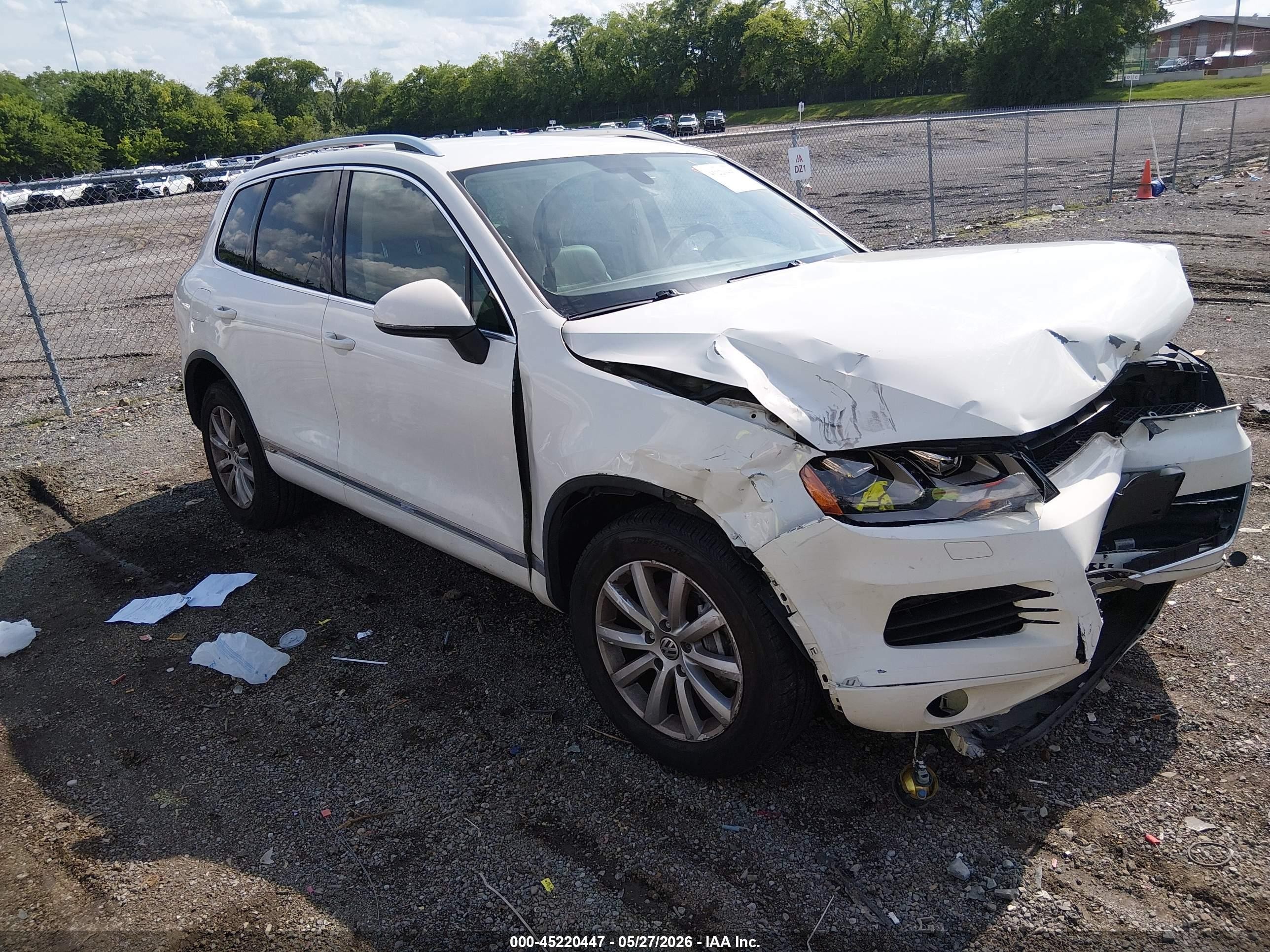 2012 Volkswagen Touareg Vr6 Sport White vin: WVGFF9BP4CD002575