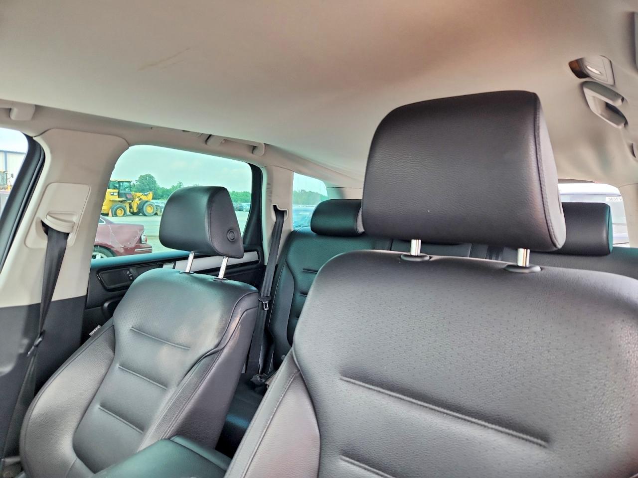 2011 Volkswagen Touareg V6 Black vin: WVGFF9BP5BD000753