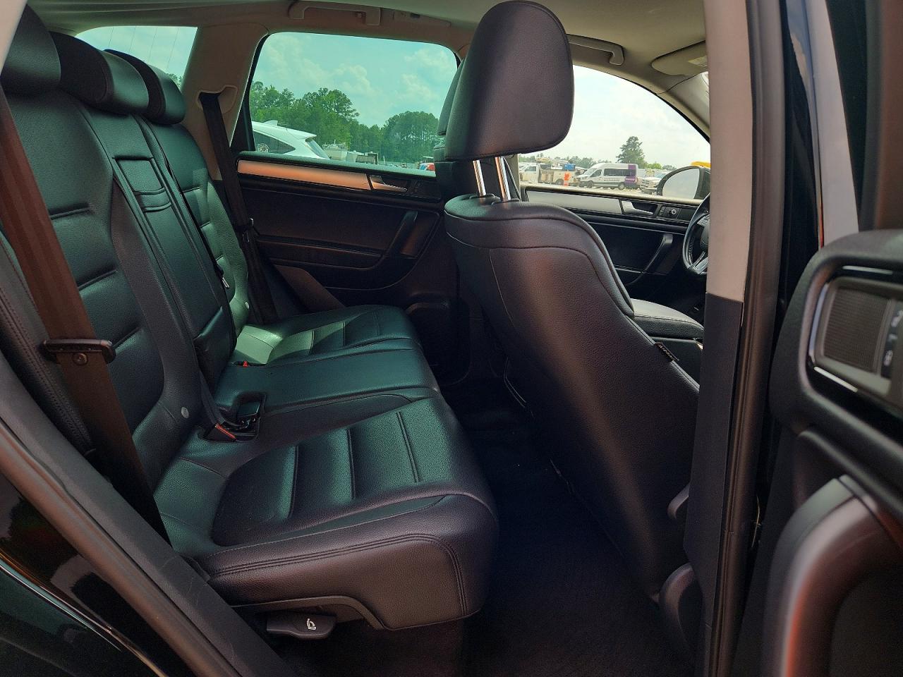 2011 Volkswagen Touareg V6 Black vin: WVGFF9BP5BD000753