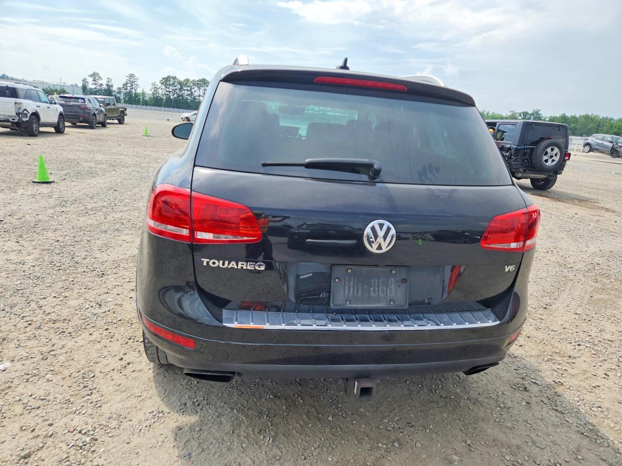 2011 Volkswagen Touareg V6 Black vin: WVGFF9BP5BD000753
