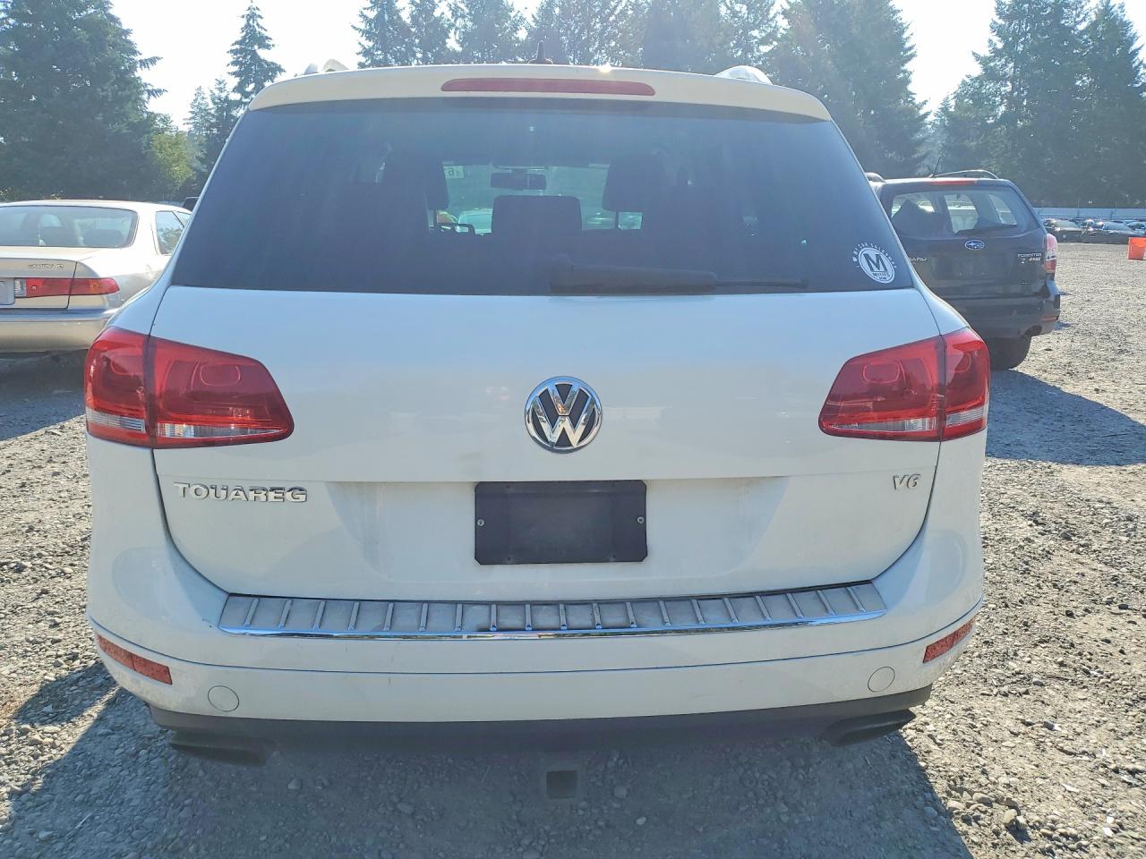 2011 Volkswagen Touareg V6 White vin: WVGFF9BP5BD001384