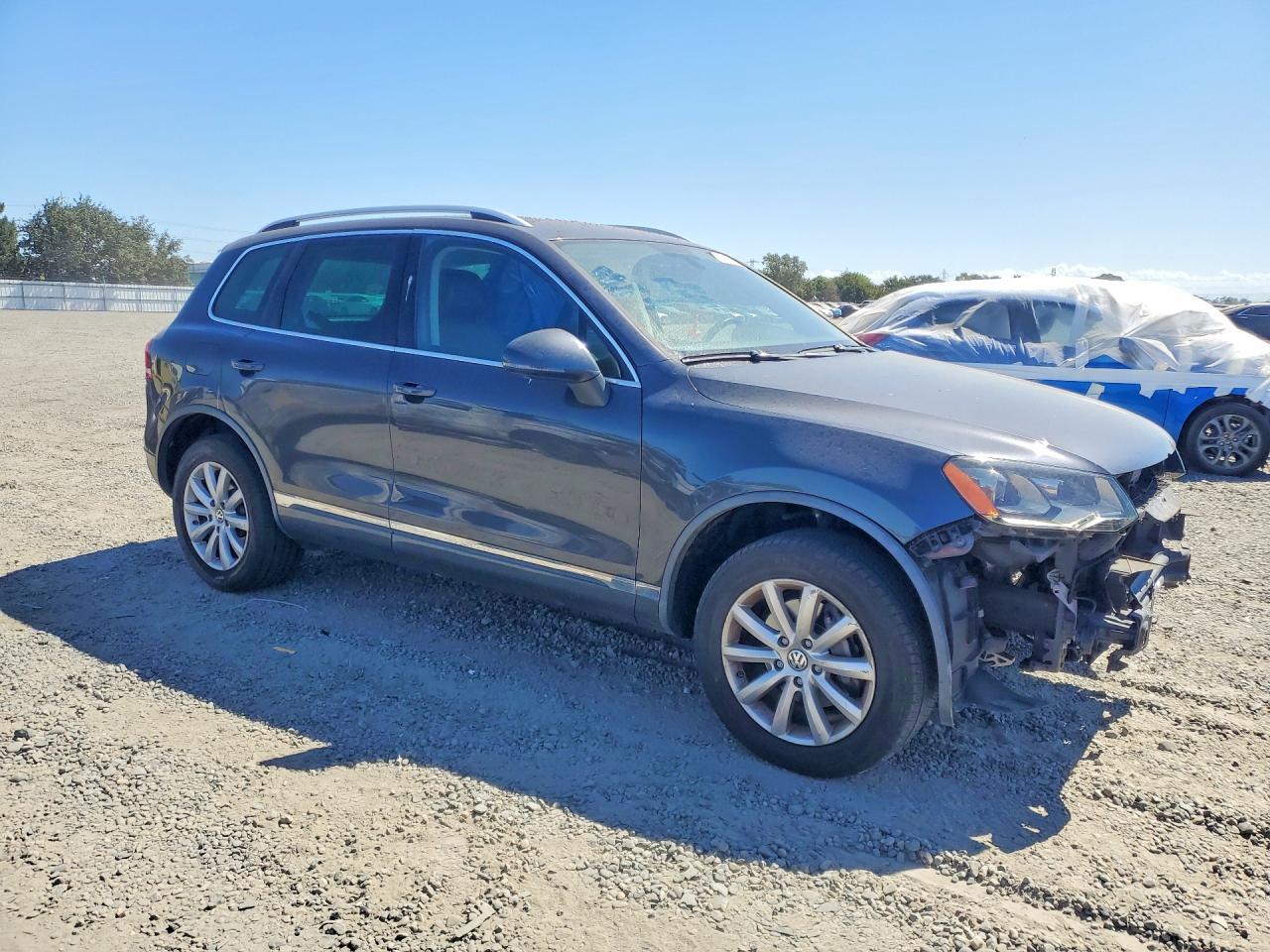 2011 Volkswagen Touareg V6 Серый vin: WVGFF9BP5BD004592