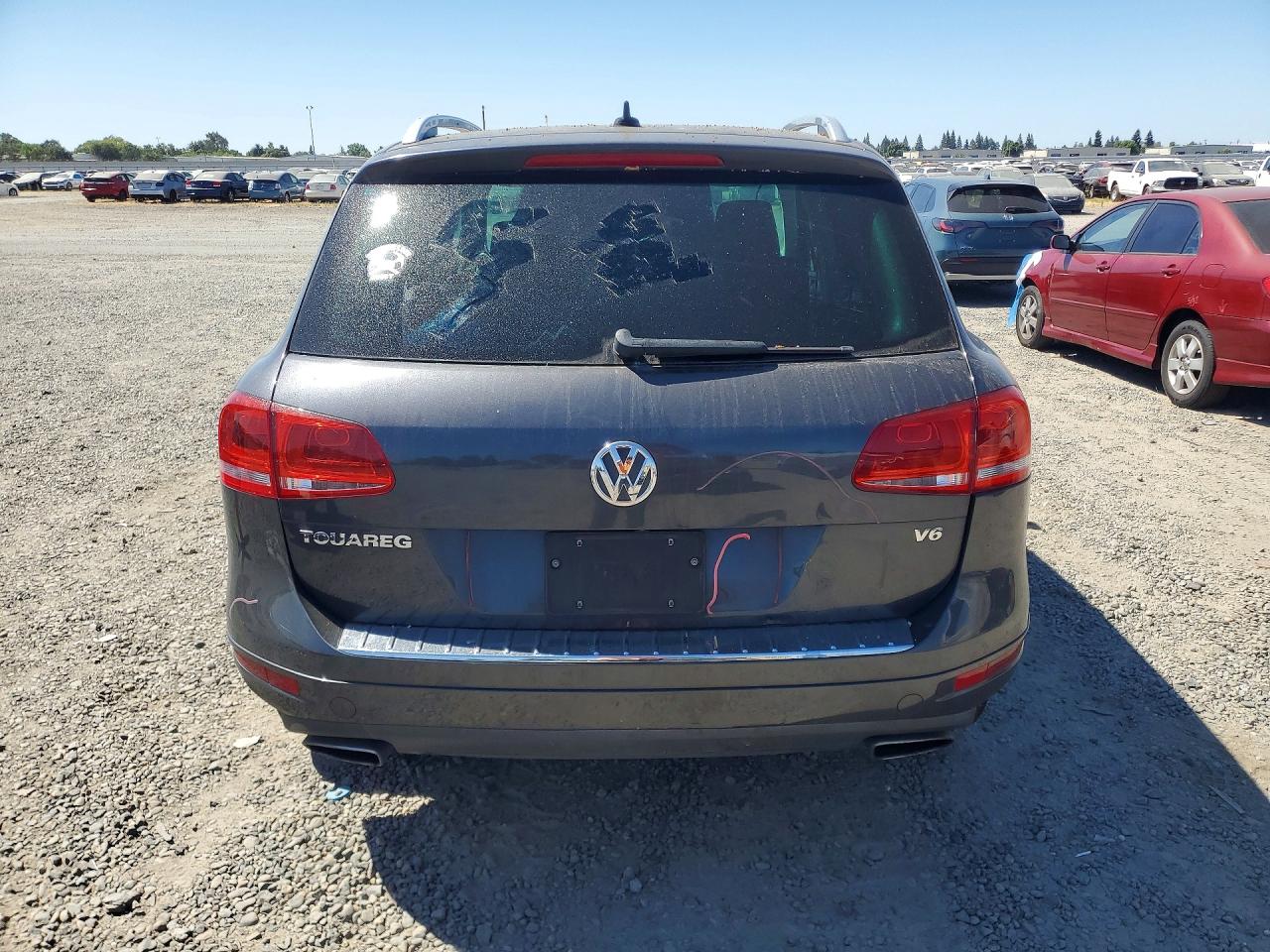 2011 Volkswagen Touareg V6 Серый vin: WVGFF9BP5BD004592
