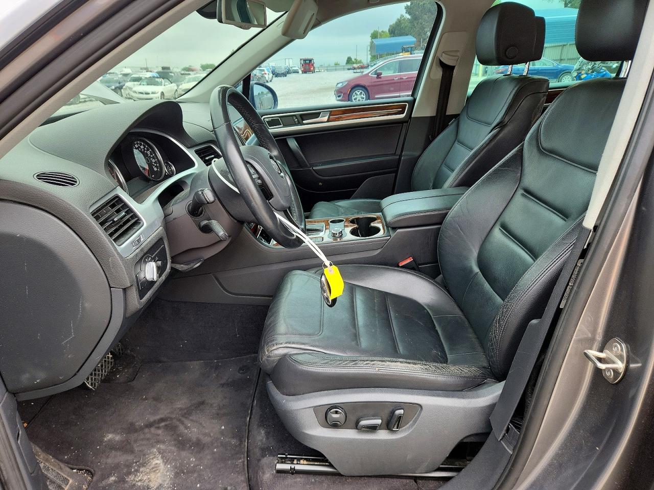2011 Volkswagen Touareg Gray vin: WVGFF9BP6BD000664