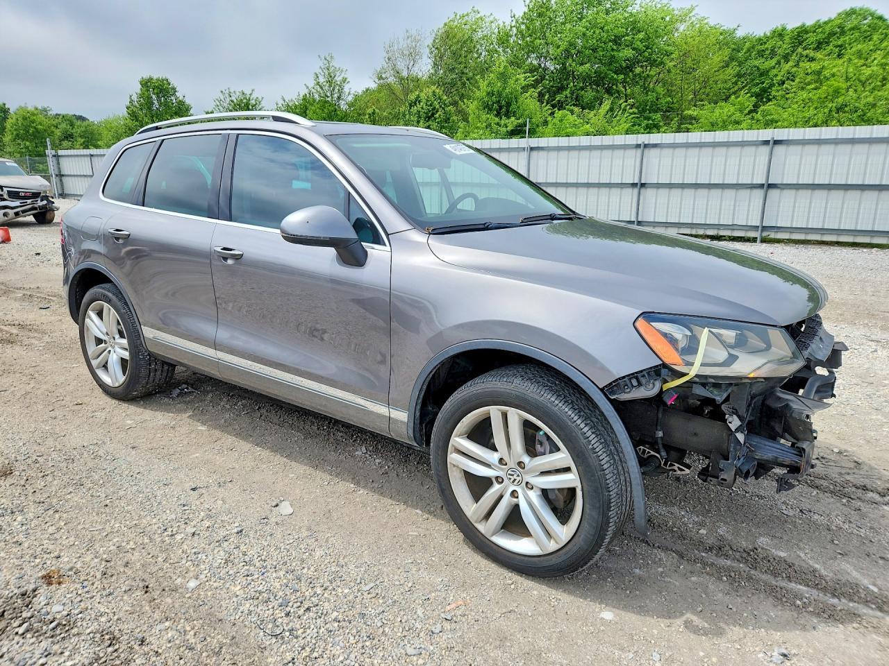 2011 Volkswagen Touareg Gray vin: WVGFF9BP6BD000664