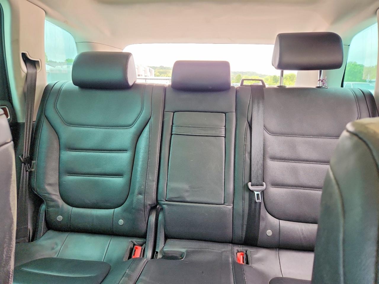 2011 Volkswagen Touareg Gray vin: WVGFF9BP6BD000664