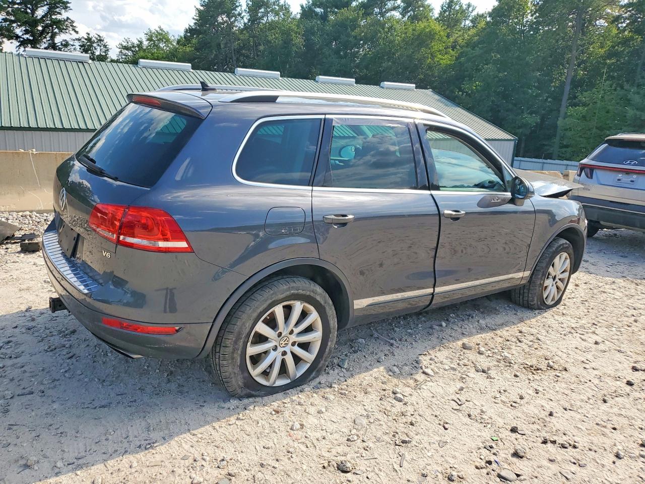 2011 Volkswagen Touareg V6 Gray vin: WVGFF9BP6BD004505