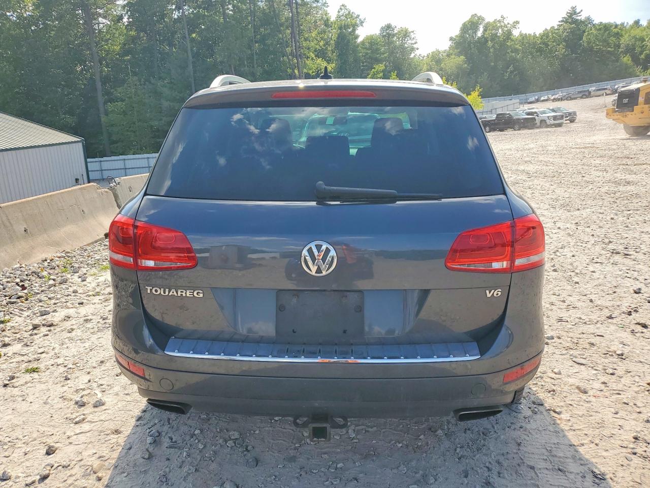 2011 Volkswagen Touareg V6 Gray vin: WVGFF9BP6BD004505