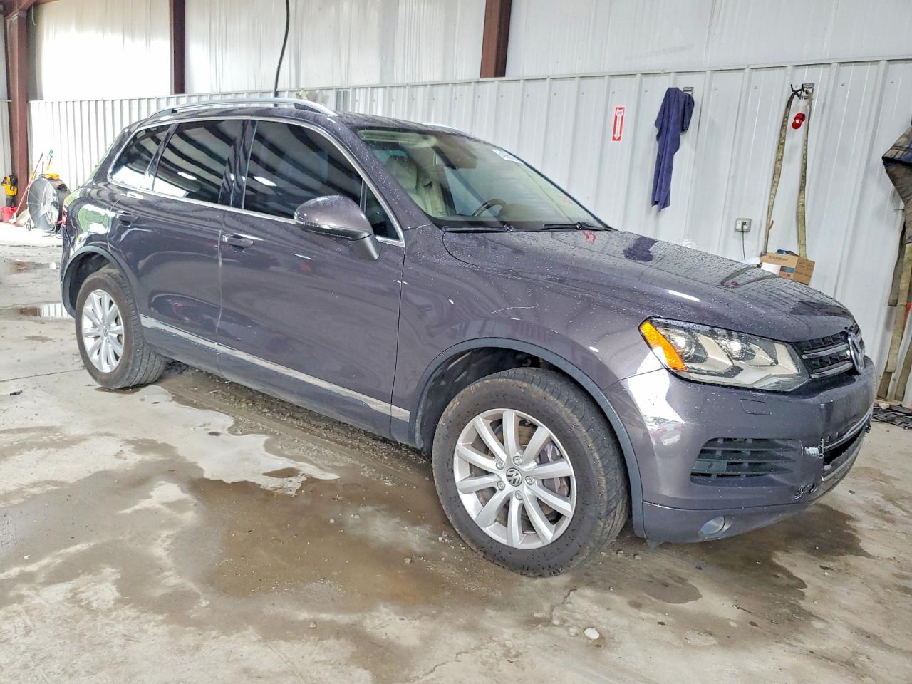 2012 Volkswagen Touareg V6 Brown vin: WVGFF9BP6CD000651
