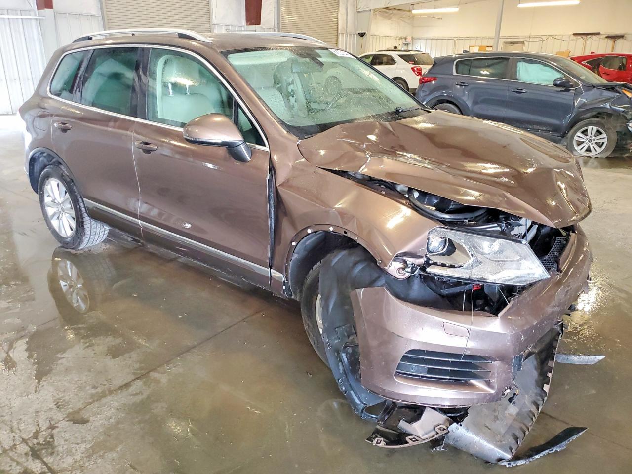 2012 Volkswagen Touareg V6 Brown vin: WVGFF9BP6CD001203