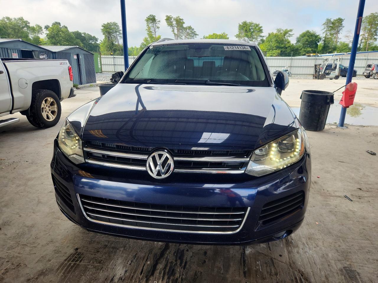 2011 Volkswagen Touareg V6 Blue vin: WVGFF9BP7BD000608