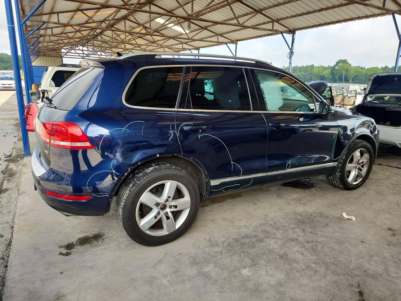 2011 Volkswagen Touareg V6 Blue vin: WVGFF9BP7BD000608