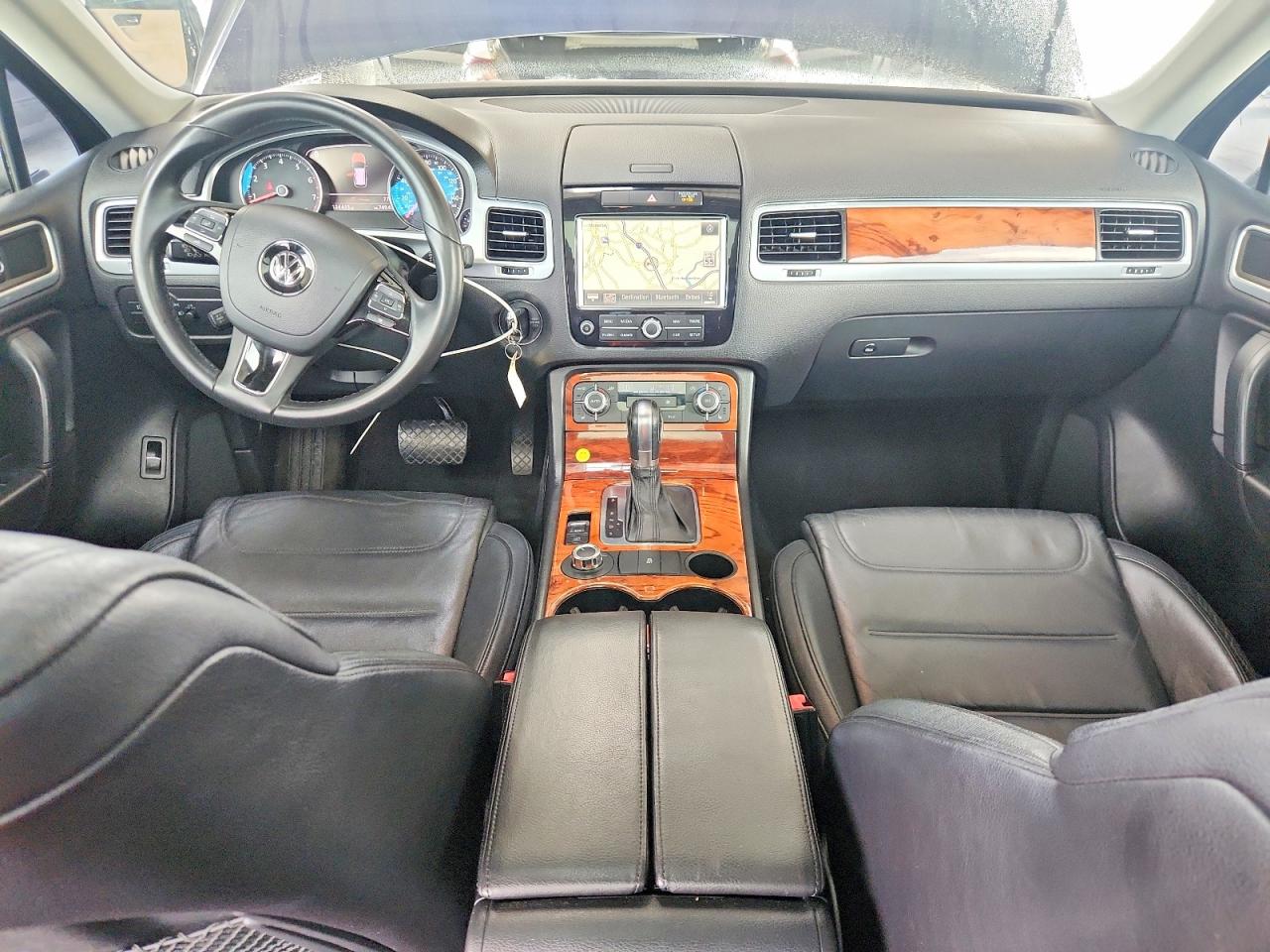 2011 Volkswagen Touareg V6 Blue vin: WVGFF9BP7BD000608