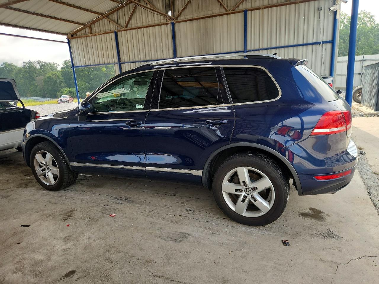 2011 Volkswagen Touareg V6 Blue vin: WVGFF9BP7BD000608