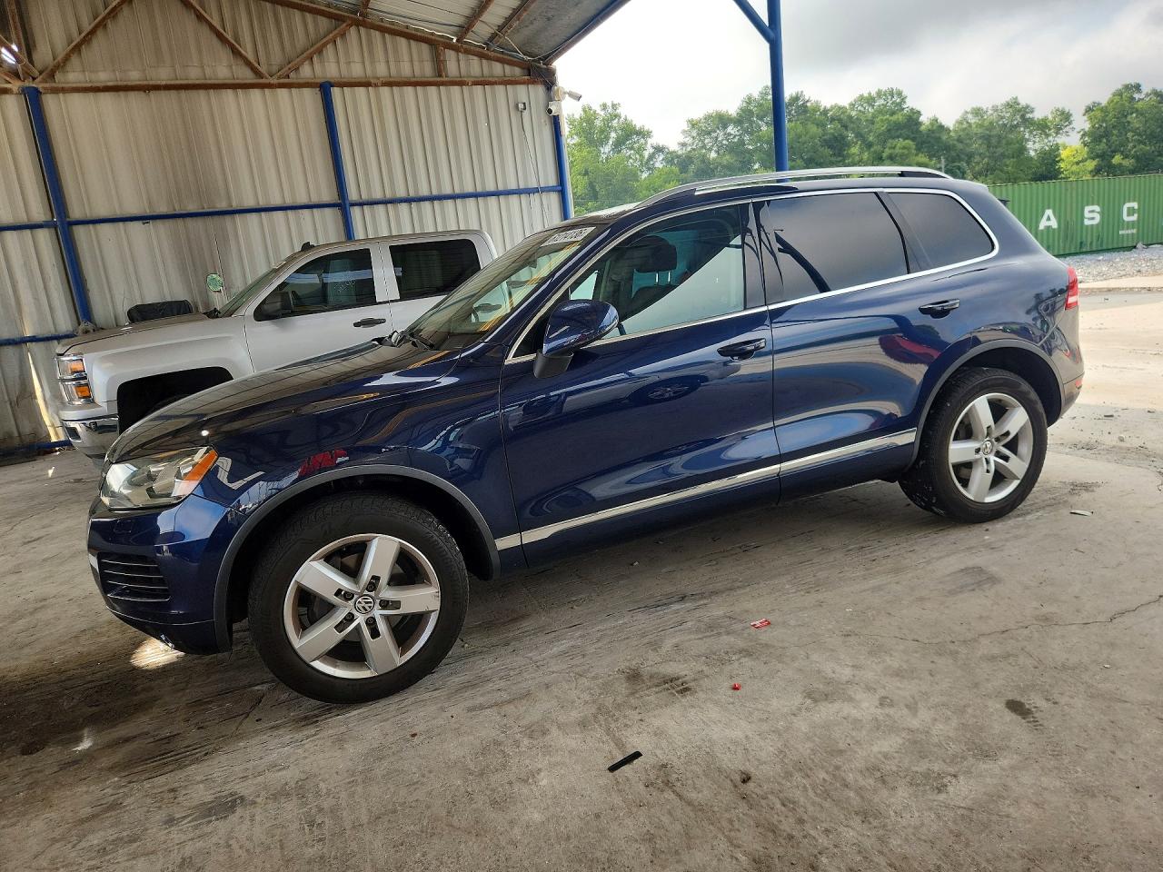 2011 Volkswagen Touareg V6 Blue vin: WVGFF9BP7BD000608