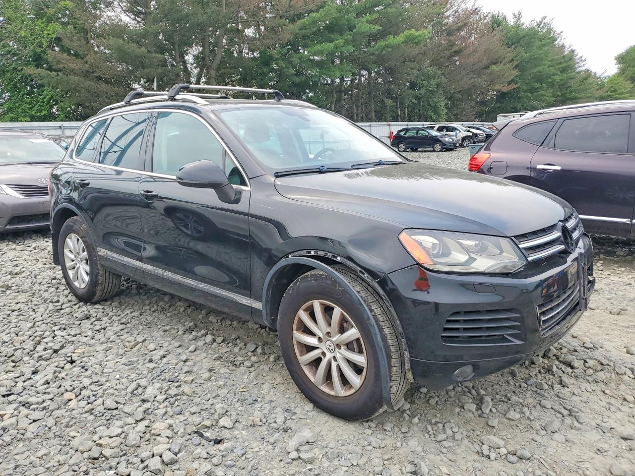 2011 Volkswagen Touareg V6 Black vin: WVGFF9BP8BD001072