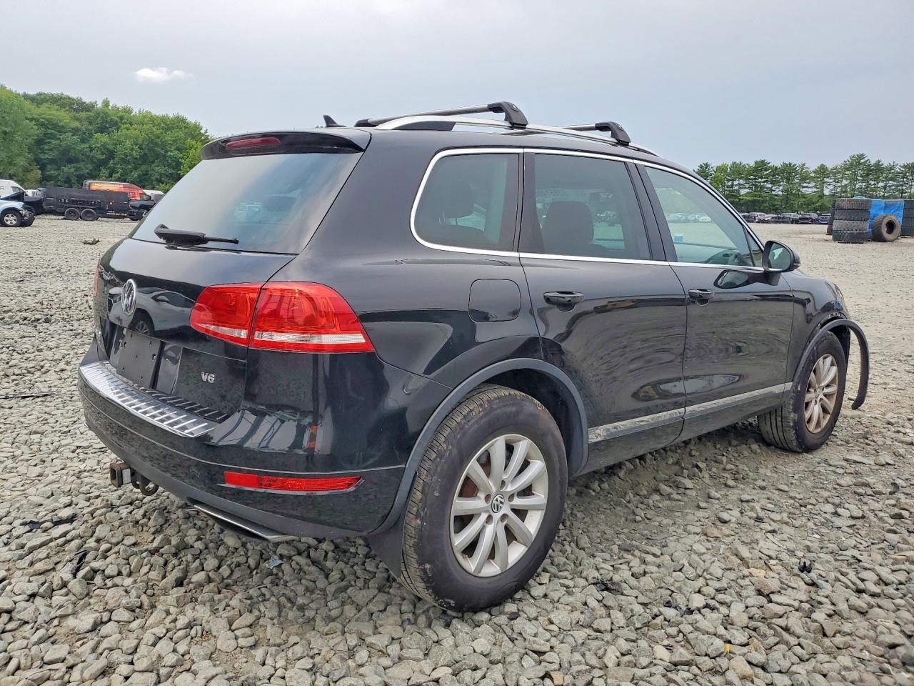 2011 Volkswagen Touareg V6 Black vin: WVGFF9BP8BD001072