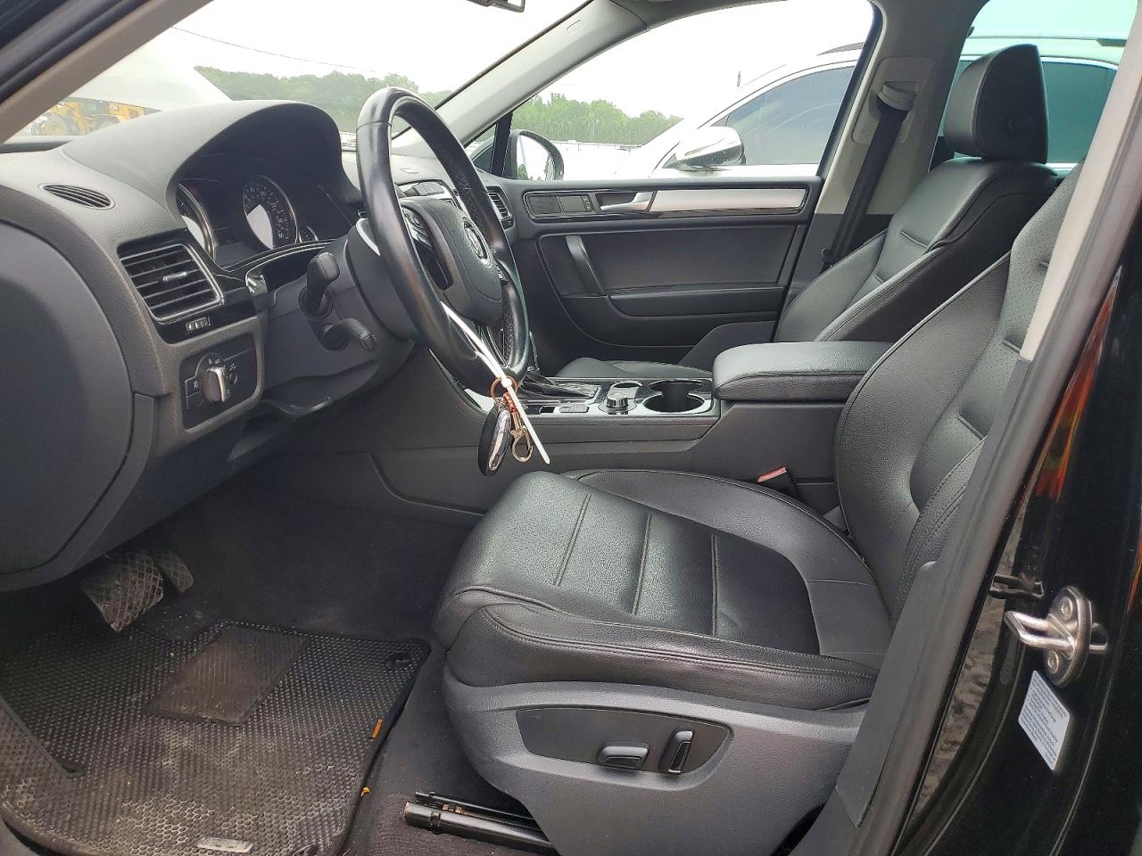 2011 Volkswagen Touareg V6 Black vin: WVGFF9BP8BD001072