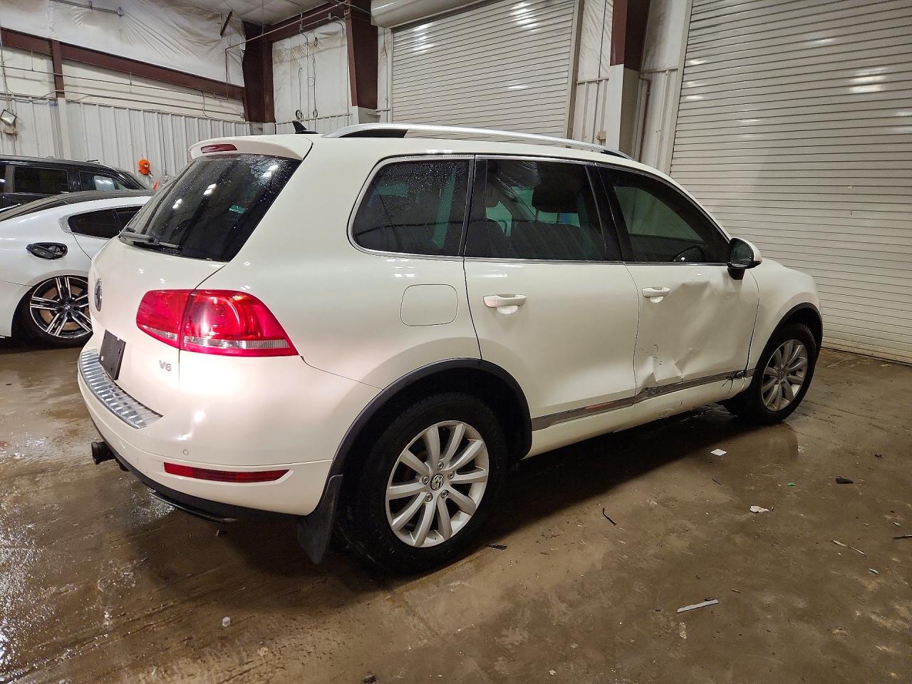 2012 Volkswagen Touareg V6 White vin: WVGFF9BPXCD000345