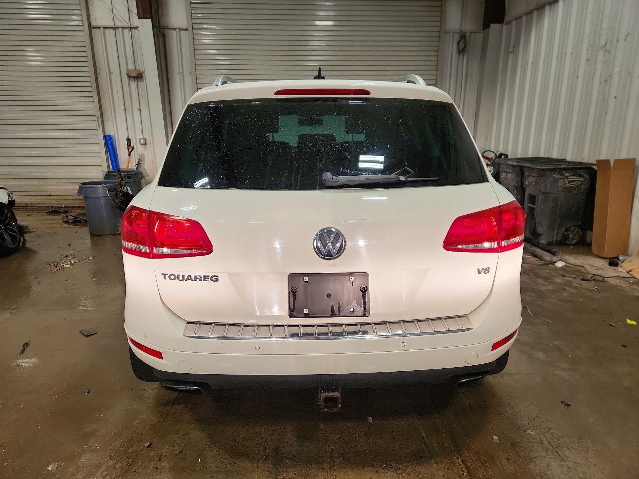 2012 Volkswagen Touareg V6 White vin: WVGFF9BPXCD000345