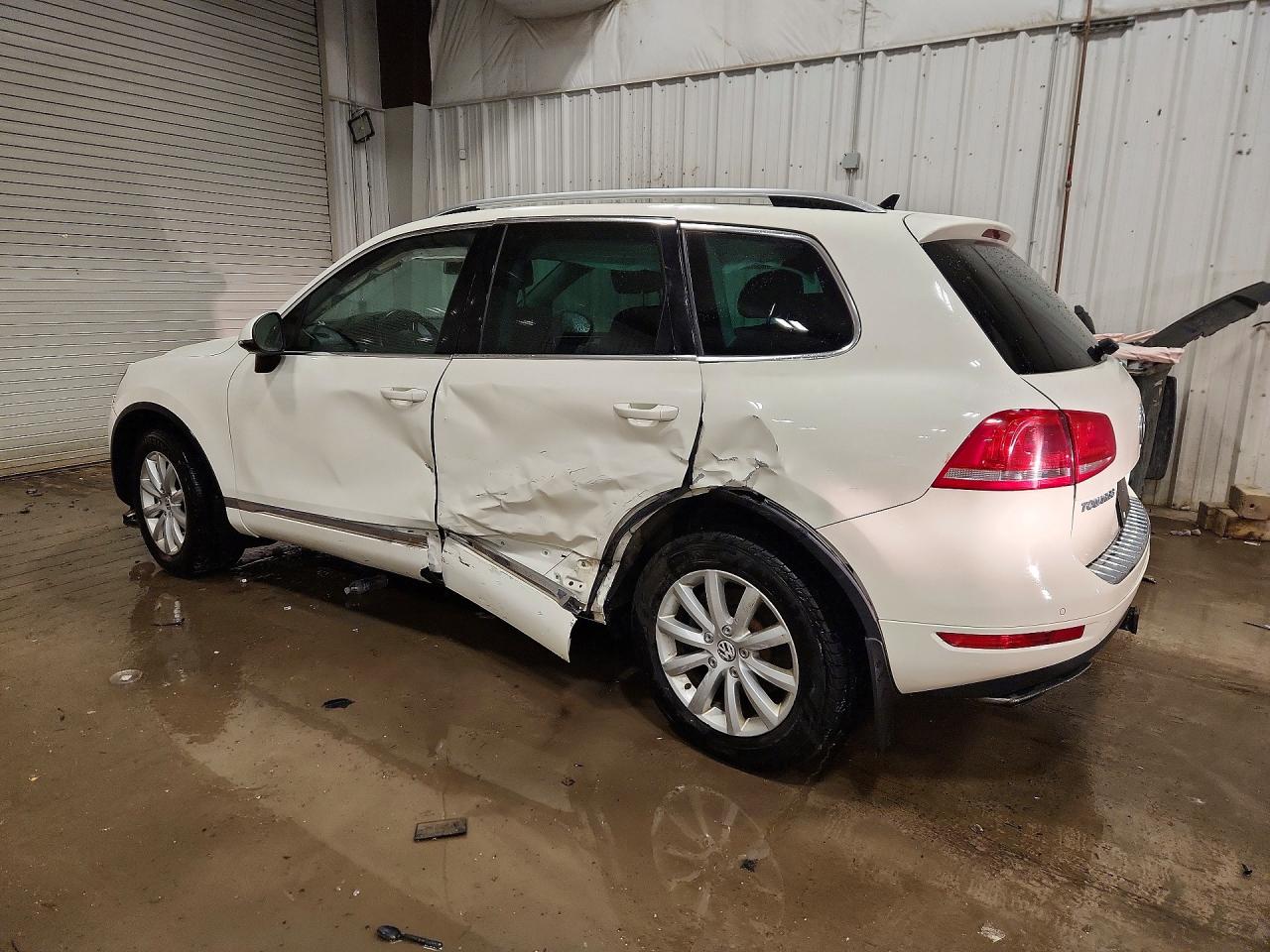 2012 Volkswagen Touareg V6 White vin: WVGFF9BPXCD000345