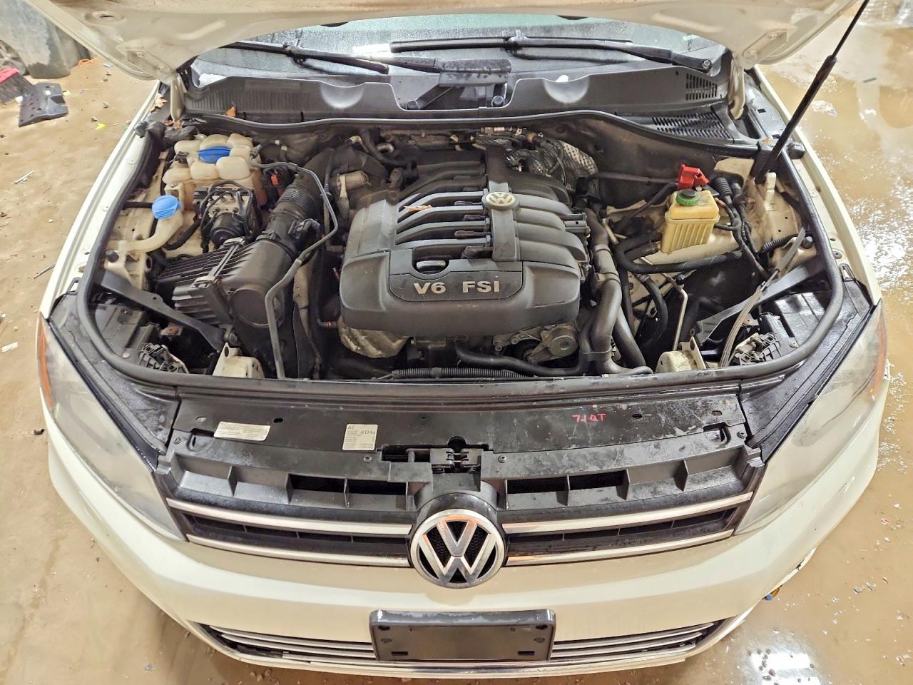 2012 Volkswagen Touareg V6 White vin: WVGFF9BPXCD000345