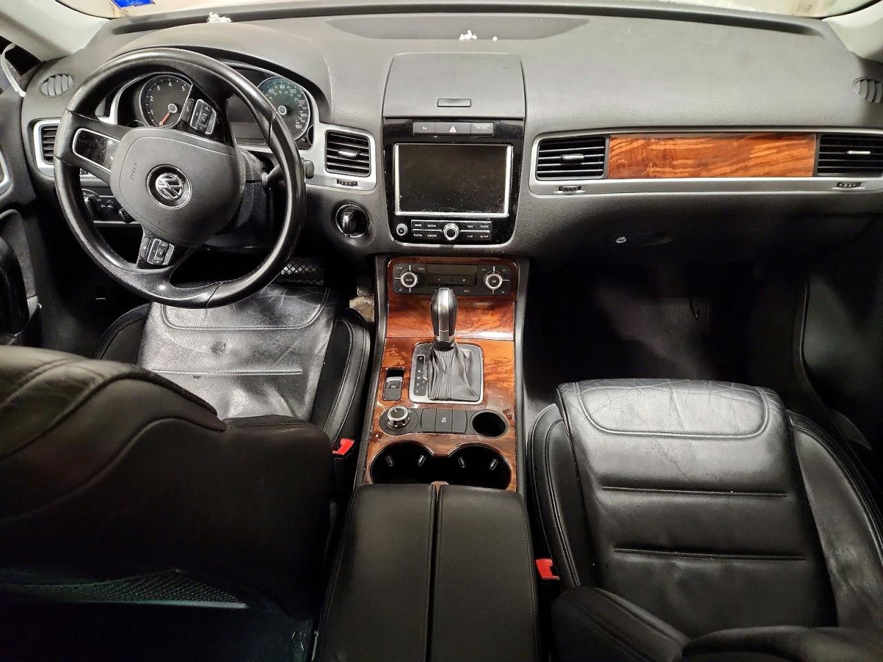 2012 Volkswagen Touareg V6 White vin: WVGFF9BPXCD000345