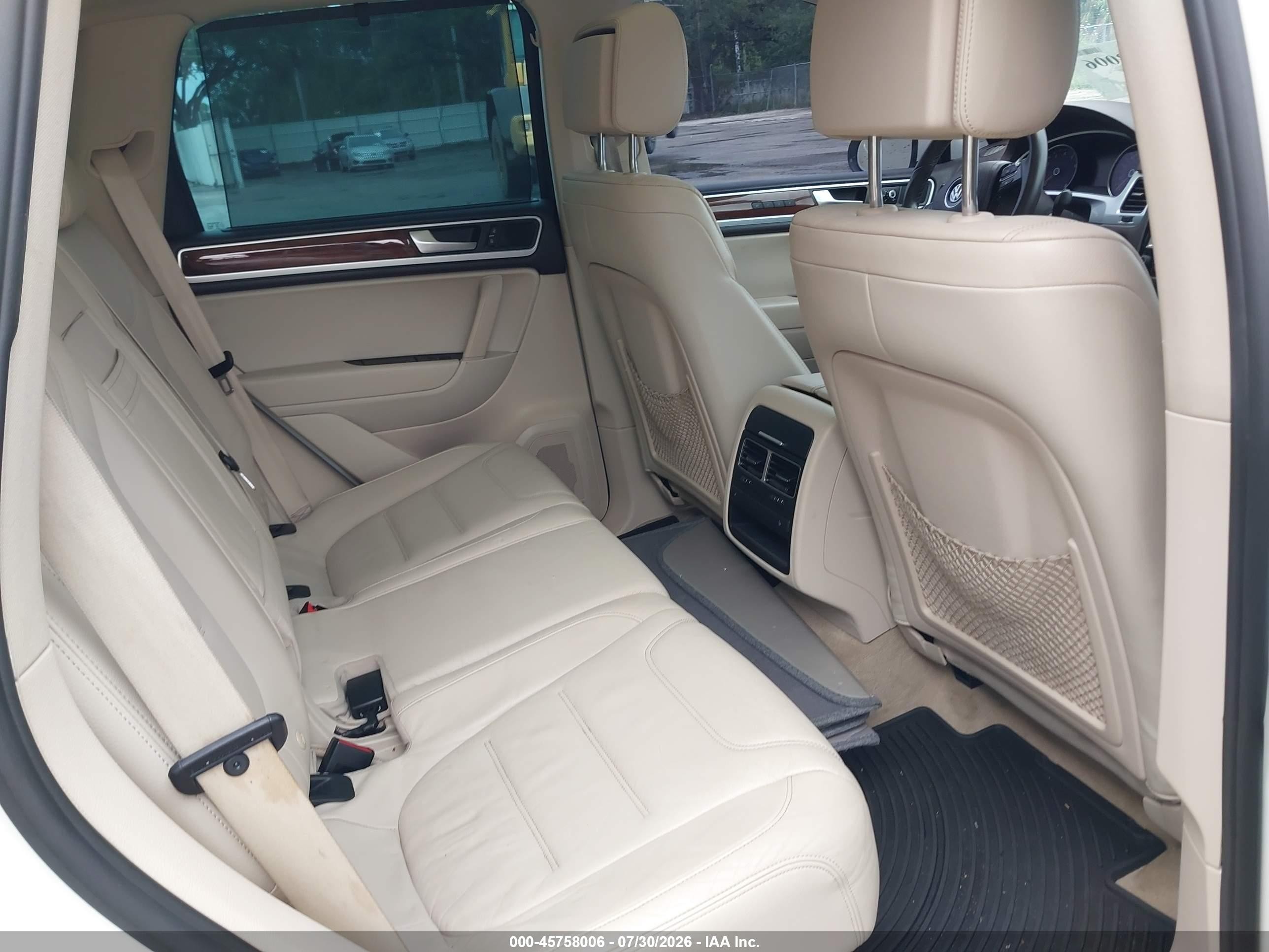 2011 Volkswagen Touareg Hybrid   White vin: WVGFG9BP6BD002301