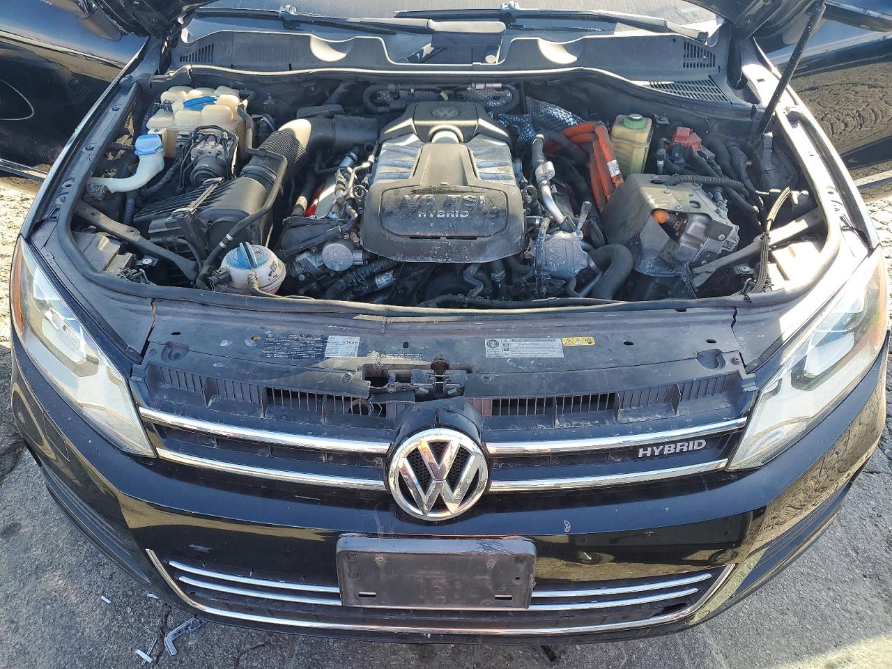 2011 Volkswagen Touareg Hybrid Black vin: WVGFG9BPXBD003385
