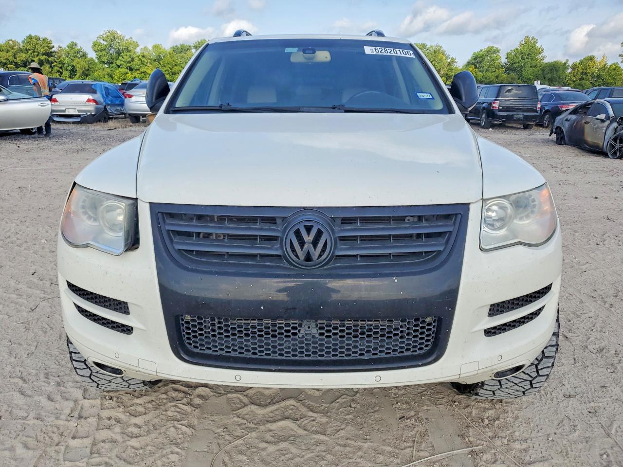 2010 Volkswagen Touareg Tdi White vin: WVGFK7A93AD000946