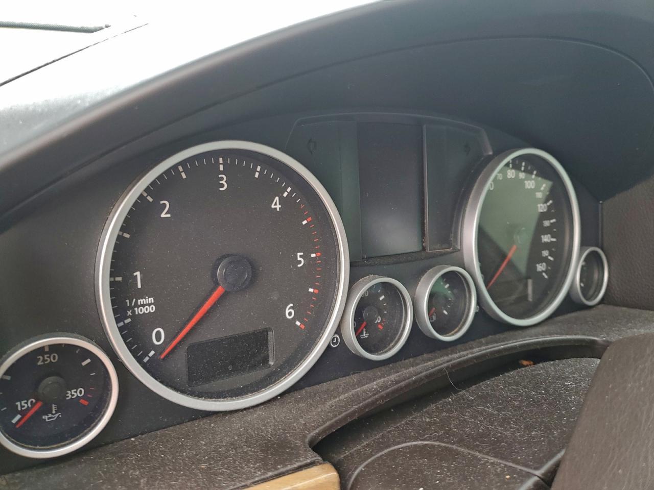 2010 Volkswagen Touareg Tdi White vin: WVGFK7A93AD002177