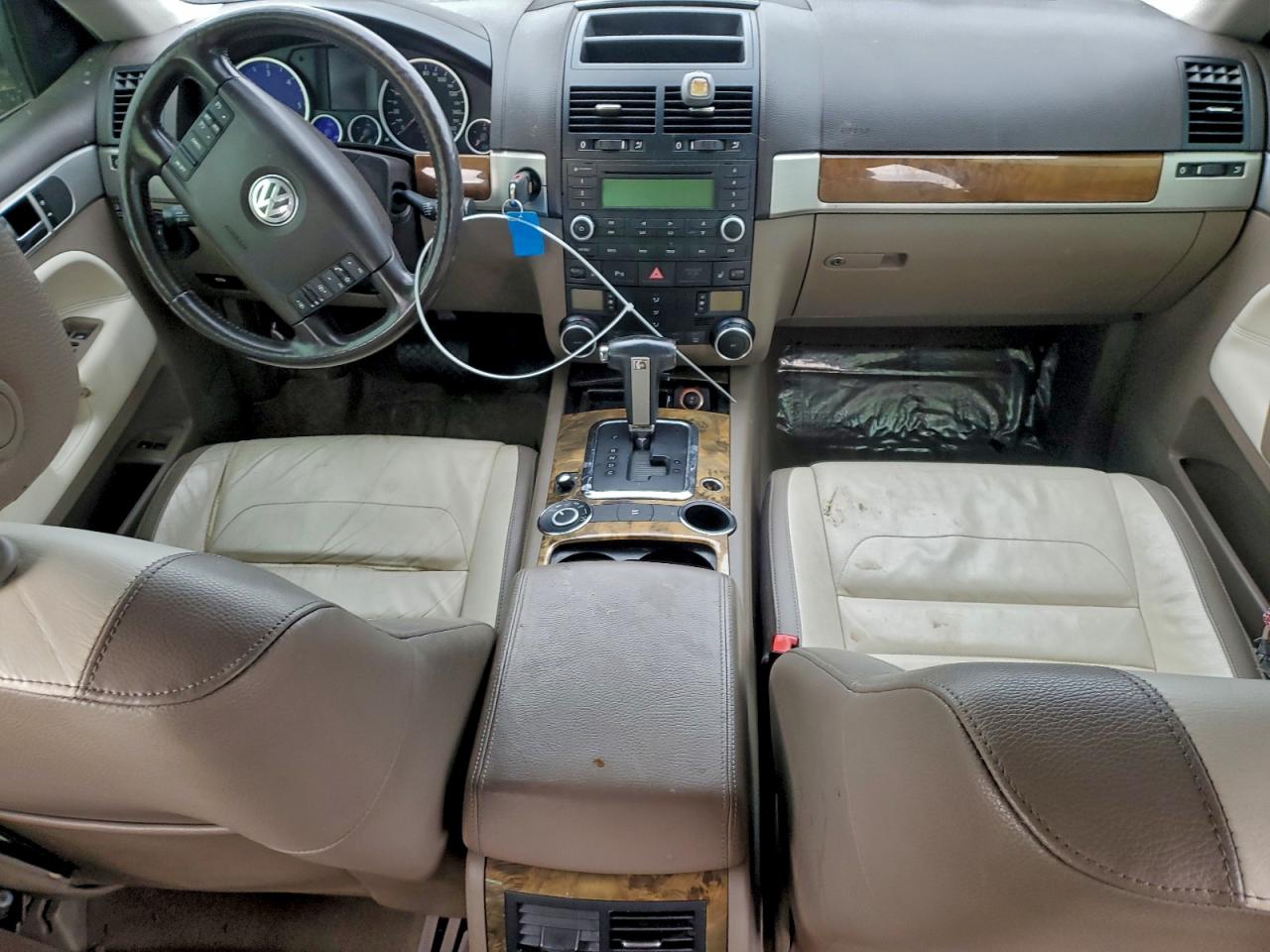 2010 Volkswagen Touareg Tdi White vin: WVGFK7A93AD002177