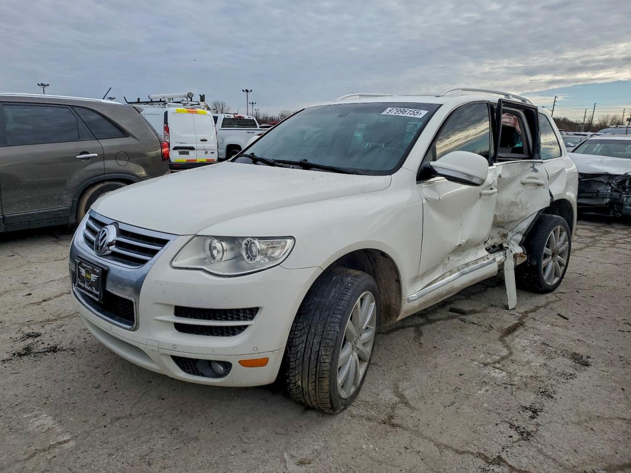 2010 Volkswagen Touareg Tdi White vin: WVGFK7A93AD002177