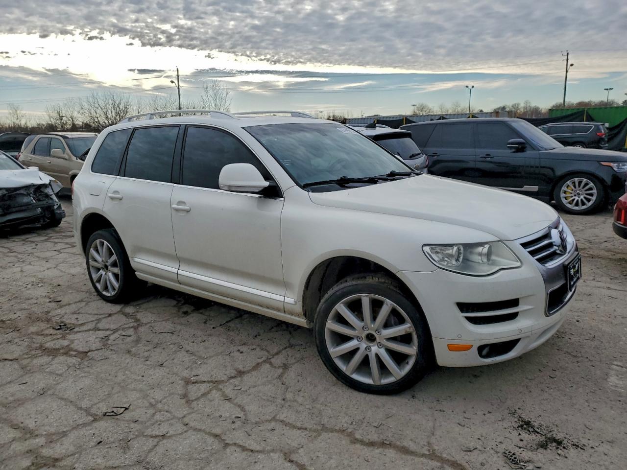 2010 Volkswagen Touareg Tdi White vin: WVGFK7A93AD002177